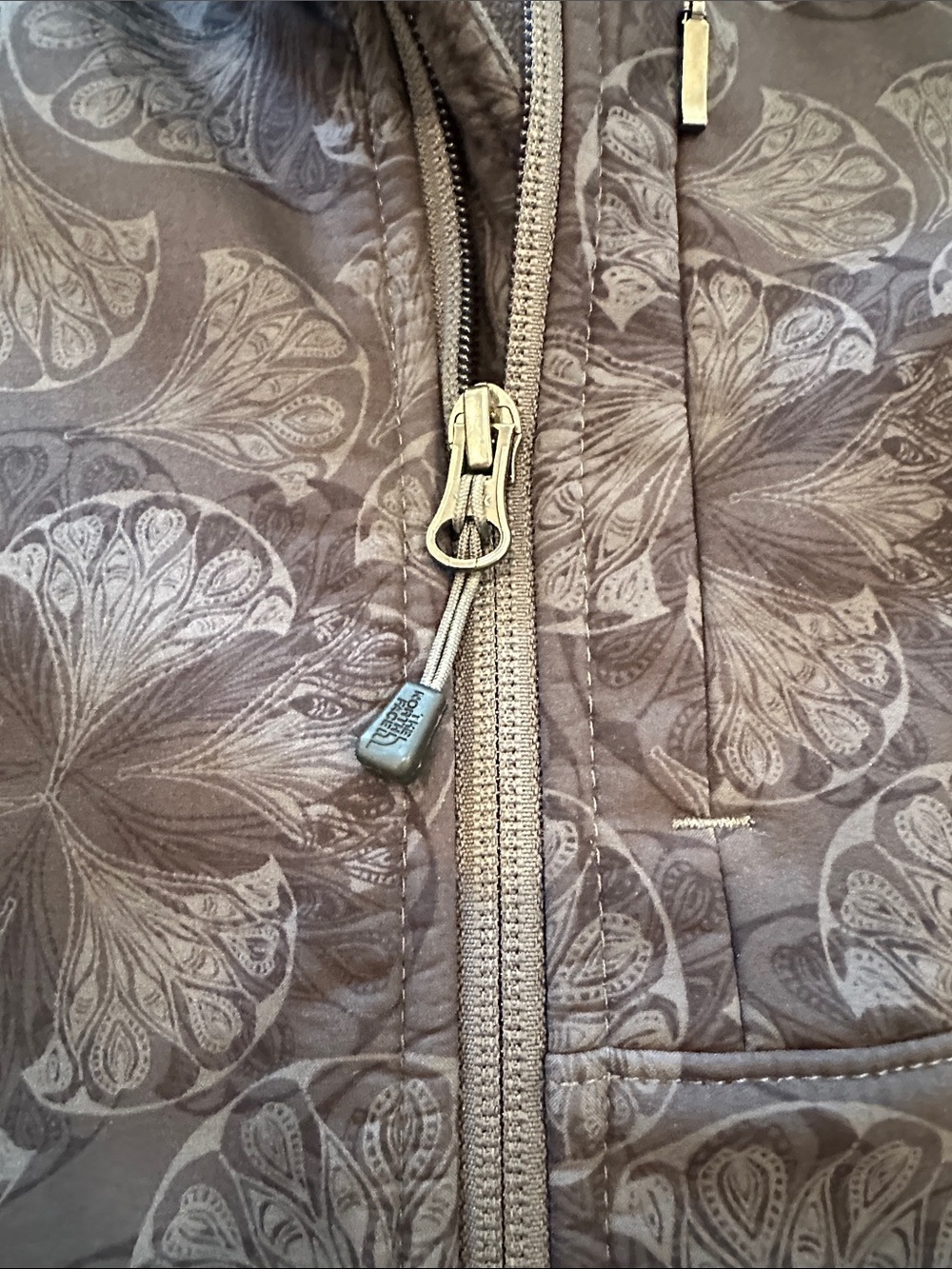 The North Face Women's Black Floral Softshell Jacket - Picture 4 of 10